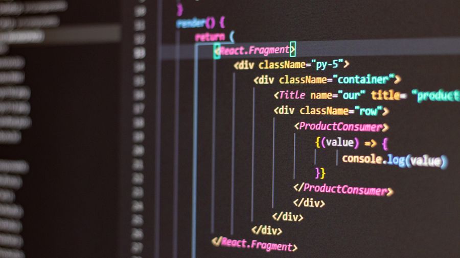 SmartFlow AI – Nền tảng Automation với React code trên màn hình tối